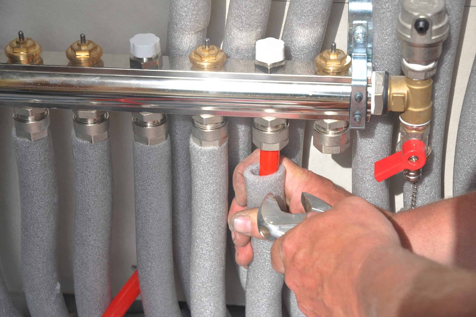 7 Effective Strategies to Prevent And Thaw Frozen Pipes During the Winter